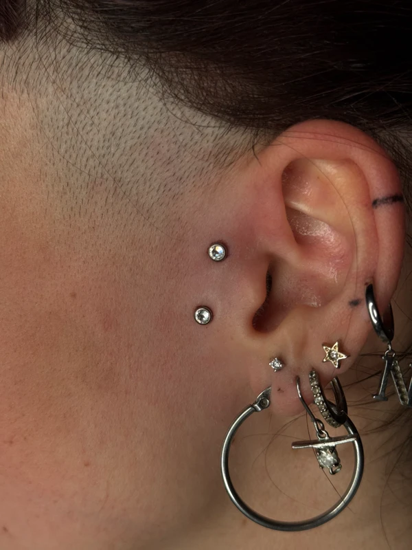 lospi body piercer Piercing Corpo collaborazioni e guest piercer piercing surface